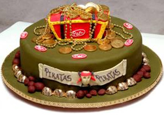 Bolo com o tema Piratas é sugestão da Pan e da Cake Studio