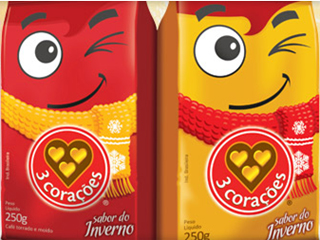 Café 3 Corações veste personagem com cachecol nas embalagens durante inverno Café 3 Corações veste personagem com cachecol nas embalagens durante inverno