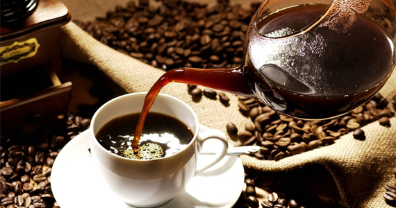 Portugueses criam álcool a partir de grãos usados de café