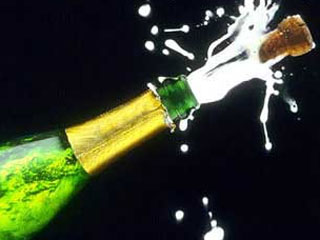 Casas já aceitam reservas para confraternizações de empresas e amigos Casas já aceitam reservas para confraternizações de empresas e amigos