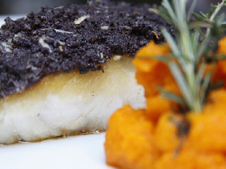 Mais peixe e frutos do mar no cardápio primavera verão do restaurante Chez Fabrice