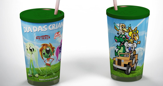 Outback Steakhouse dá copo de personagens no Dia das Crianças