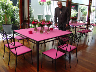 Inovação, talento e persistência à frente de restaurantes de sucesso: Dinho s comemora 45 anos