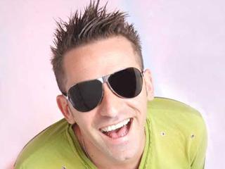 DJ Ross, artista que mais revelou novos talentos na cena dance nos últimos anos, apresenta-se no Ébano DJ Ross, artista que mais revelou novos talentos na cena dance nos últimos anos, apresenta-se no Ébano