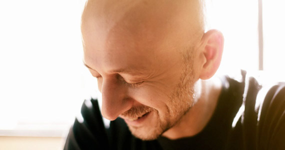 Conheça o DJ Renato Lopes, considerado um dos destaques da cena musical brasileira Conheça o DJ Renato Lopes, considerado um dos destaques da cena musical brasileira