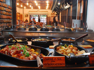 Dona Lucinha dá caipirinha de presente no feriado de Tiradentes Dona Lucinha dá caipirinha de presente no feriado de Tiradentes