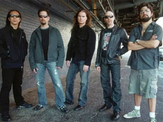 Dream Theater apresenta novo álbum Systematic Chaos no estacionamento do Credicard Hall