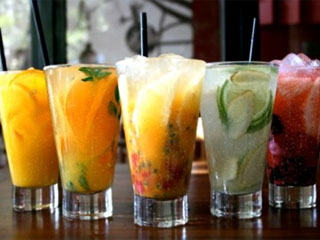 Pé de Manga lança cardápio de caipirinhas com menu degustação
