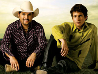 Edson & Hudson cantam sucessos no Credicard Hall Edson & Hudson cantam sucessos no Credicard Hall