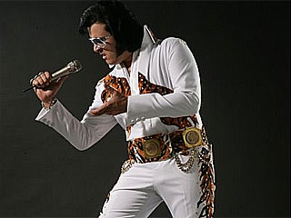 A noite dos namorados no Bar do Nelson traz show de Elvinho Presley, cover do Rei do Rock