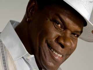 Emilio Santiago apresenta show de Dia dos Pais no projeto MPB Café do Santana Parque Shopping