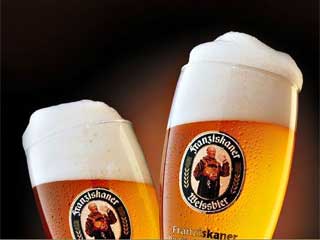 Drake s Bar & Deck oferece a rara Franziskaner Drake s Bar & Deck oferece a rara Franziskaner