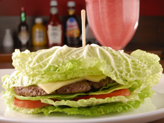 Cheese-Salada sem pão da Chip's Burger é medida ideal para paladares light
