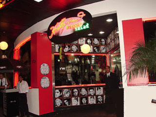 Hollywood Burger: Nova casa paulistana apresenta o glamour do cinema
