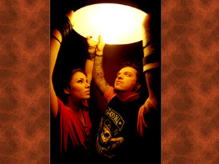 Clube Glória recebe a primeira batalha de IPods da cidade, promovida por Iggor Cavalera e Laima Leyton ao lado do clã de moda da Surface to Air