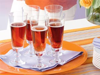 Aprenda a preparar um drink de luxo: o Kir Royale Eventos BaresSP 570x300 imagem