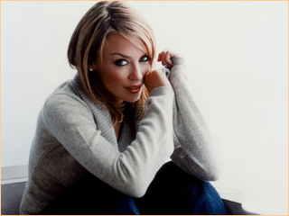 Kylie Minogue se apresenta pela primeira vez no Brasil, no Credicard Hall