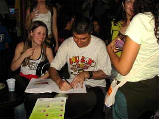 Confira como foi o lançamento do novo livro de Márcio Baraldi, e do 1º game rock n roll do Brasil