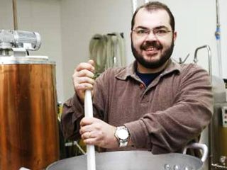 Bar Bierboxx tem aula sobre cervejas artesanais caseiras com o cervejeiro Leonardo Botto