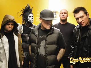 Banda americana Limp Bizkit apresenta show da nova turnê na Via Funchal