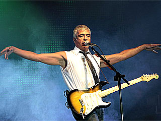 Lulu Santos canta no HSBC com bilheteria do show revertida para a Childhood Brasil