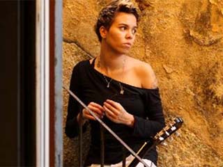 Maria Gadú faz única apresentação no Credicard Hall, dia 15 maio Maria Gadú faz única apresentação no Credicard Hall, dia 15 maio