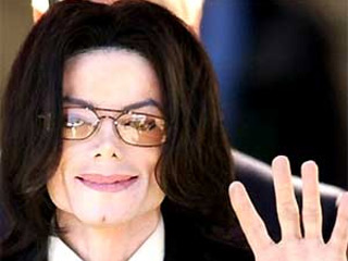 Os últimos dias de Michael Jackson na Rolling Stone Brasil de agosto