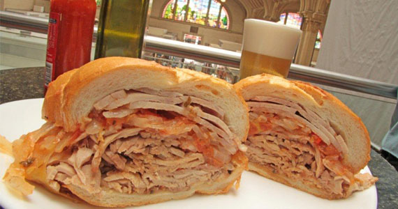 Sanduíches famosos do Bar Mortadela Brasil no Mercadão ganham versão com cream cheese