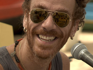 Nando Reis apresenta o 'Luau MTV' dentro do projeto Eu Faço Cultura, na Via Funchal 