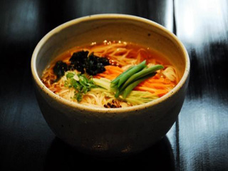 Restaurante Kinu promove Festival de Noodles para aquecer o inverno 