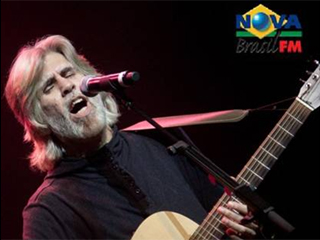 Oswaldo Montenegro apresenta show intimista no projeto Sons da Nova