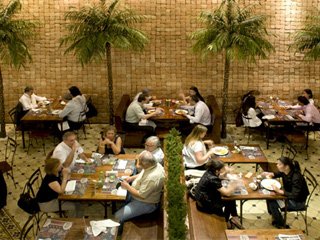 No Pateo Luz foram criadas várias opções de pacote para atender diferentes níveis de fome, sede e bolso No Pateo Luz foram criadas várias opções de pacote para atender diferentes níveis de fome, sede e bolso