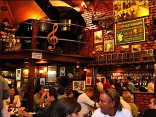 Dunga ganha bebida com tabasco e pimenta do reino na Copa Dunga ganha bebida com tabasco e pimenta do reino na Copa