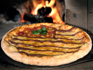 Gioia Forneria lança pizza bandeira paulista em homenagem ao aniversário de São Paulo Gioia Forneria lança pizza bandeira paulista em homenagem ao aniversário de São Paulo