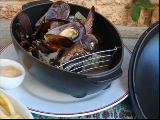 Festival de Moules-Frites servirá cinco diferentes receitas no ICI Bistrô