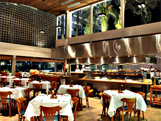 Ráscal inaugura no Itaim unidade arborizada e com conceito arquitetônico totalmente inovador Ráscal inaugura no Itaim unidade arborizada e com conceito arquitetônico totalmente inovador