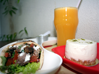 Rulla Kebab lança combo da Folia