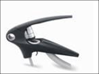 Um brinde com sofisticação e praticidade com o saca-rolhas screwpull na Maison Des Caves