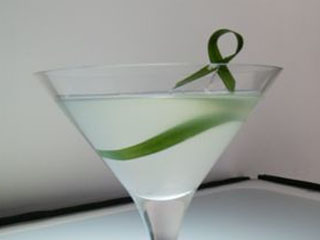 Veja como é fácil fazer uma Vodka Ice Veja como é fácil fazer uma Vodka Ice