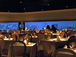 Chefs e donos de restaurantes reclamam de lei que prevê câmera na cozinha