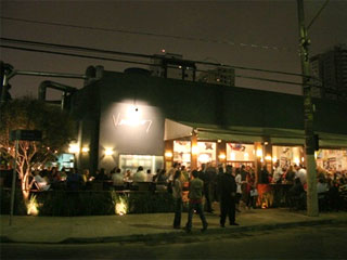 Verissimo no nome, no cardápio e no estilo - “Um Bar para comer e não um Restaurante para beber” Verissimo no nome, no cardápio e no estilo - “Um Bar para comer e não um Restaurante para beber”