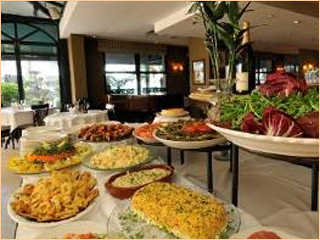 Vila Conte em Moema se prepara para o Natal com farto buffet e espumante