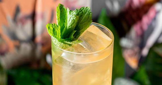 Com foco no 'brasileirismo', Exímia Bar inaugura nova fase no Itaim Bibi Com foco no 'brasileirismo', Exímia Bar inaugura nova fase no Itaim Bibi