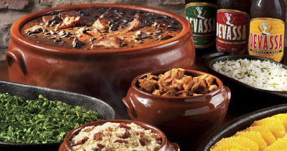 Buffet de feijoada é destaque na cervejaria Devassa Bela Cintra no sábado Buffet de feijoada é destaque na cervejaria Devassa Bela Cintra no sábado