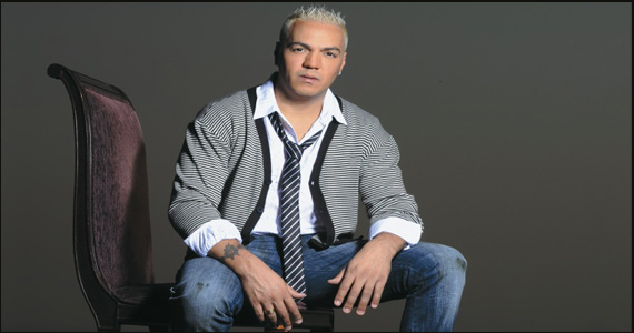 Cantor Belo leva todo o seu romantismo ao Espaço Santa Clara