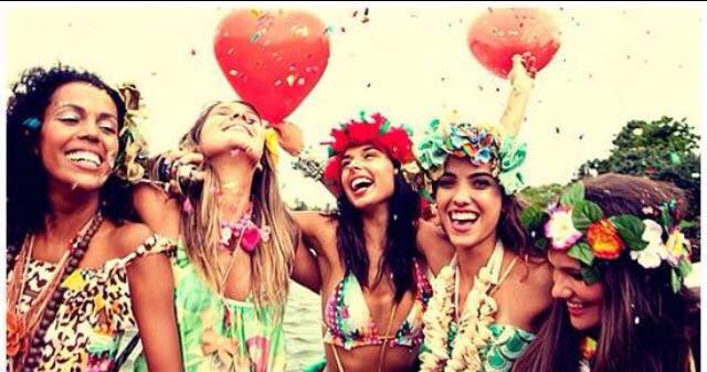 Bloco Se Joga desfila na Vila Madalena Bloco Se Joga desfila na Vila Madalena