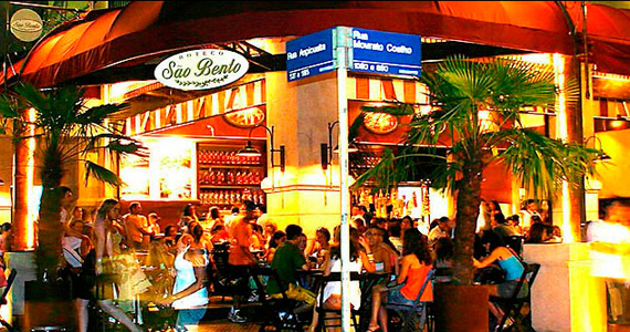 Happy hour com variedades de bebidas e ambiente descontraído no Boteco São Bento Eventos BaresSP 570x300 imagem