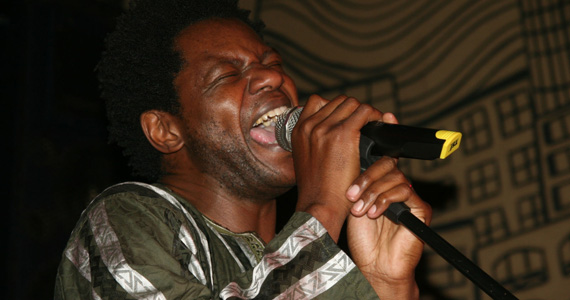 Festa Pé na África acontece no Espaço Urucum com a banda Booka Mutoto e o cantor Bukassa Kabengele