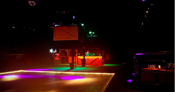 Festa Talco Bells agita a noite do Estúdio Emme nesta sexta-feira