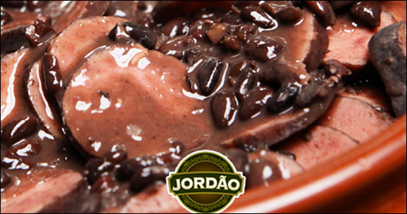 Saborosa feijoada no sábado do Jordão Bar, localizado no Tatuapé